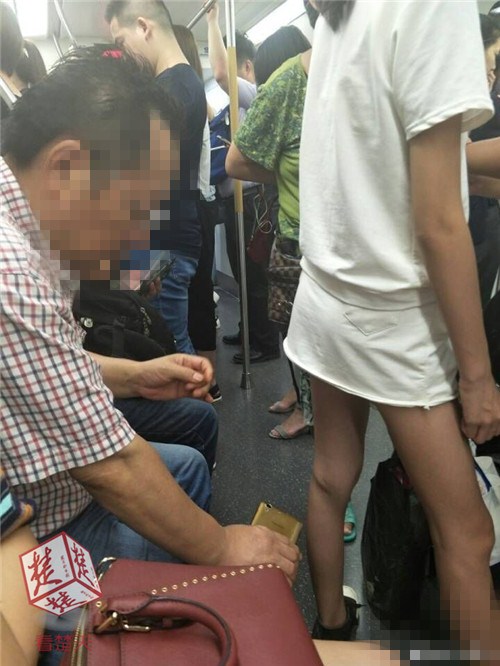 武漢地鐵現惡心男