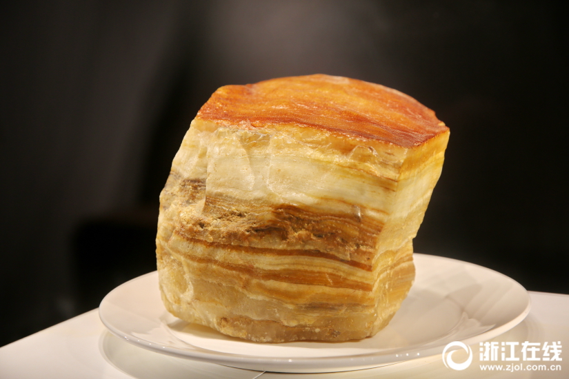 奇石烹出滿漢全席