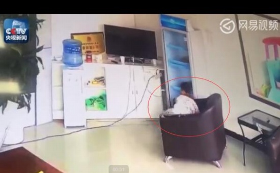 男孩教科書式避險