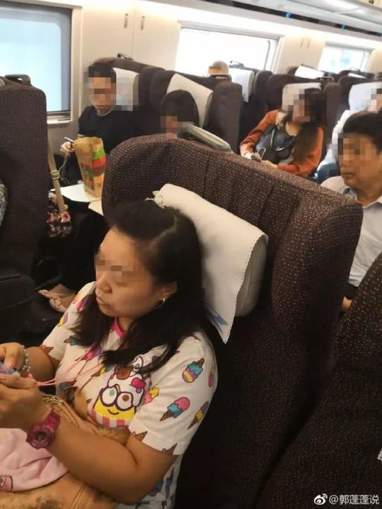 讓男童霸占一等座