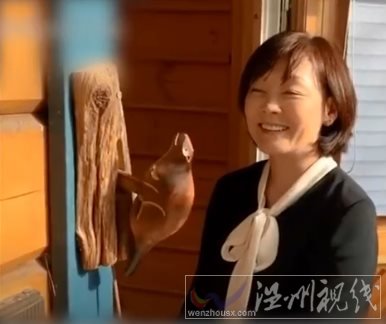 安倍帶回一個(gè)萌物