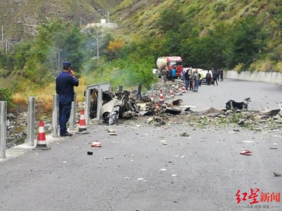 一直升機在四川墜落3人遇難
