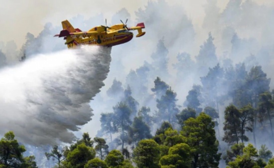 希臘消防飛機墜毀