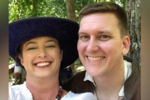 被指控以500萬美元出售美國核潛艇機密的夫婦出庭