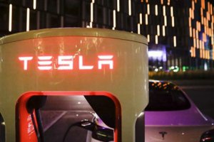 特斯拉在華爾街的市值達1萬億美元 首富埃隆·馬斯克