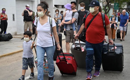 加拿大取消Covid旅游限制 安大略省將結(jié)束口罩規(guī)定