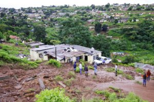 南非夸祖魯-納塔爾省暴雨奪走45人生命