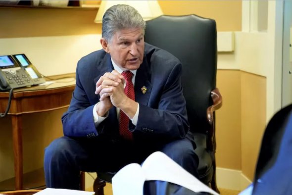 美國(guó)參議員曼欽聯(lián)手廢除拜登太陽(yáng)能關(guān)稅豁免