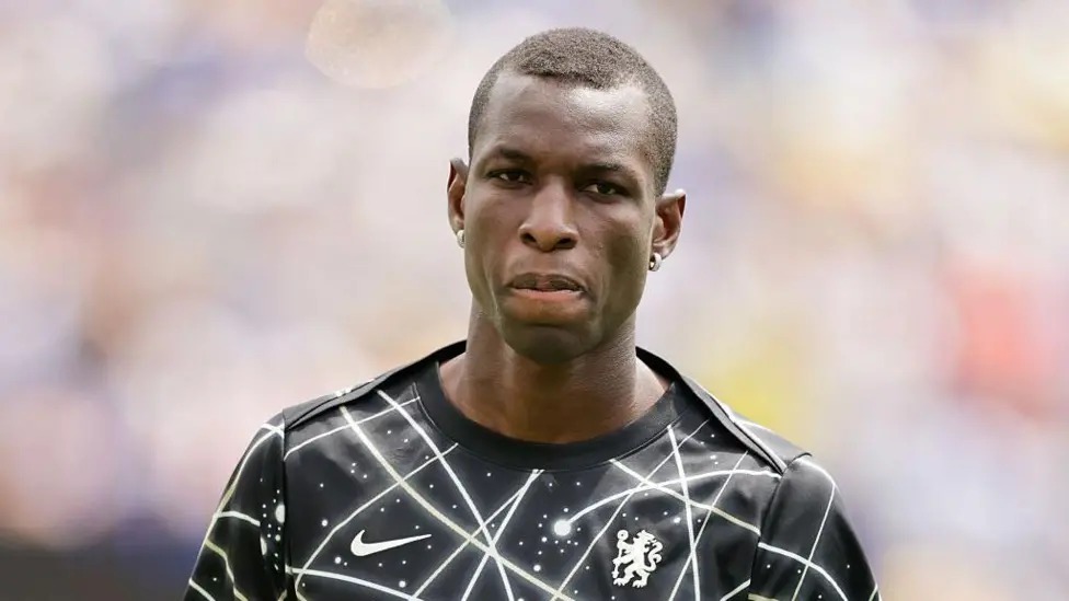 自2023年從比利亞雷亞爾轉(zhuǎn)會(huì)切爾西以來(lái),杰克遜一直是球隊(duì)的主力前鋒