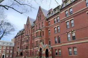 美國法院撤銷特朗普削減哈佛大學經費的決定